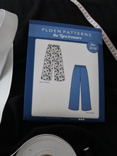 Load image into Gallery viewer, Tyra Sewing Kit - Black