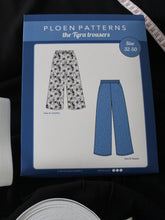 Load image into Gallery viewer, Tyra Sewing Kit - Black