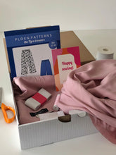 Load image into Gallery viewer, Tyra Sewing Kit - Rose