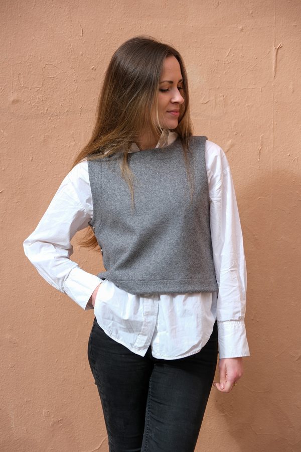 Cardigans & Sweaters
